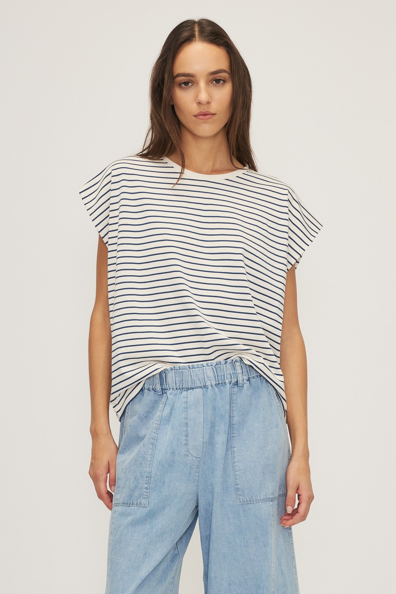 Top dessiné à Montréal matière naturelle Mélissa Nepton Anita Top SP257718JC NVY