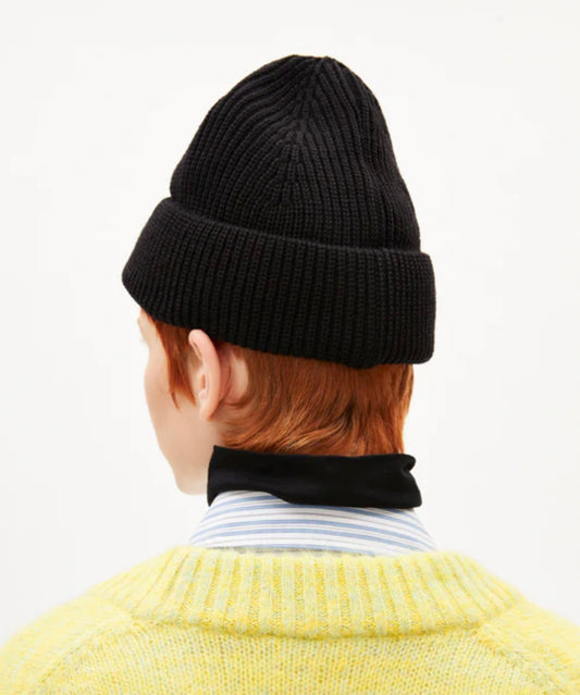 LAINE NILDAAO Bonnet en laine mérinos Armed Angel LAINE NILDAAO