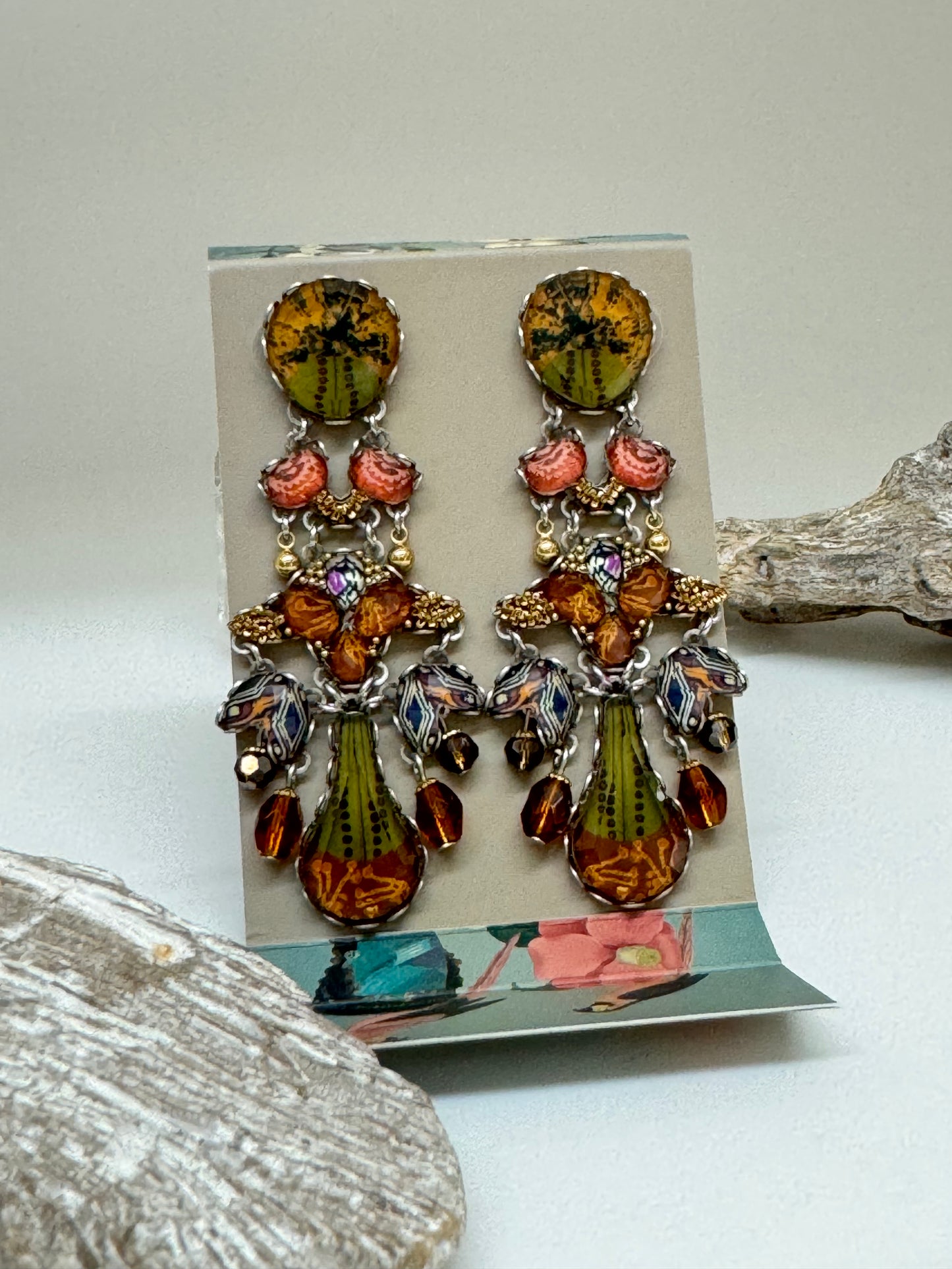 Boucles d'oreilles Kvaari Ayala Bar Cristaux/Métaux antiques/Verre fabriquée au Moyen-Orient R2335