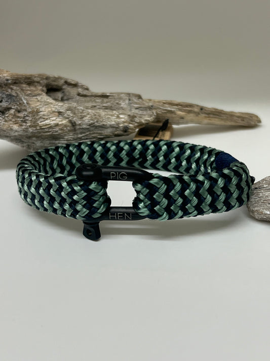 <p>Bracelet Gorgeous Georges, Navy Atlas Green Black Amsterdam, Pig&Hen Gorgeous George</p> <p> </p>