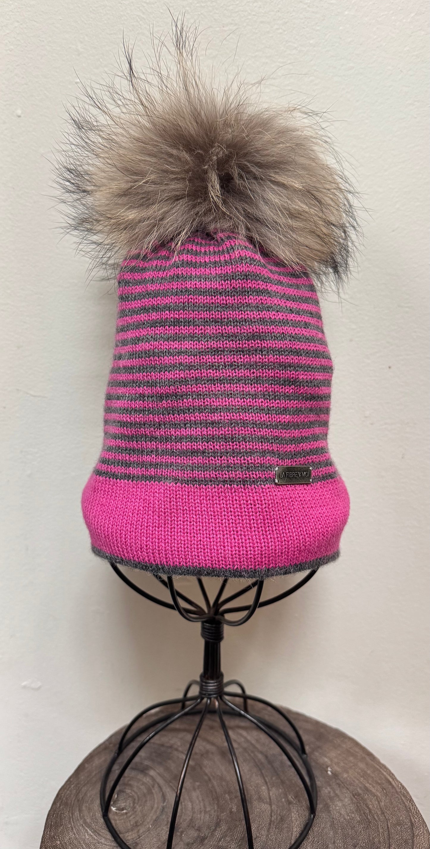 Tuque Francesca Rose - Charbon Fait main à Dunham La fibre et moi Francesca