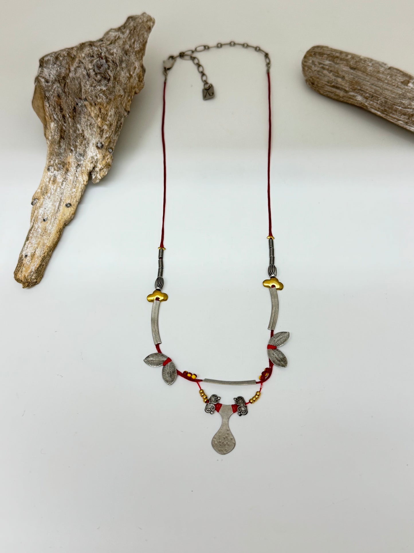 Collier Yarika AyalaBar fabriquée au Moyen Orient N3612