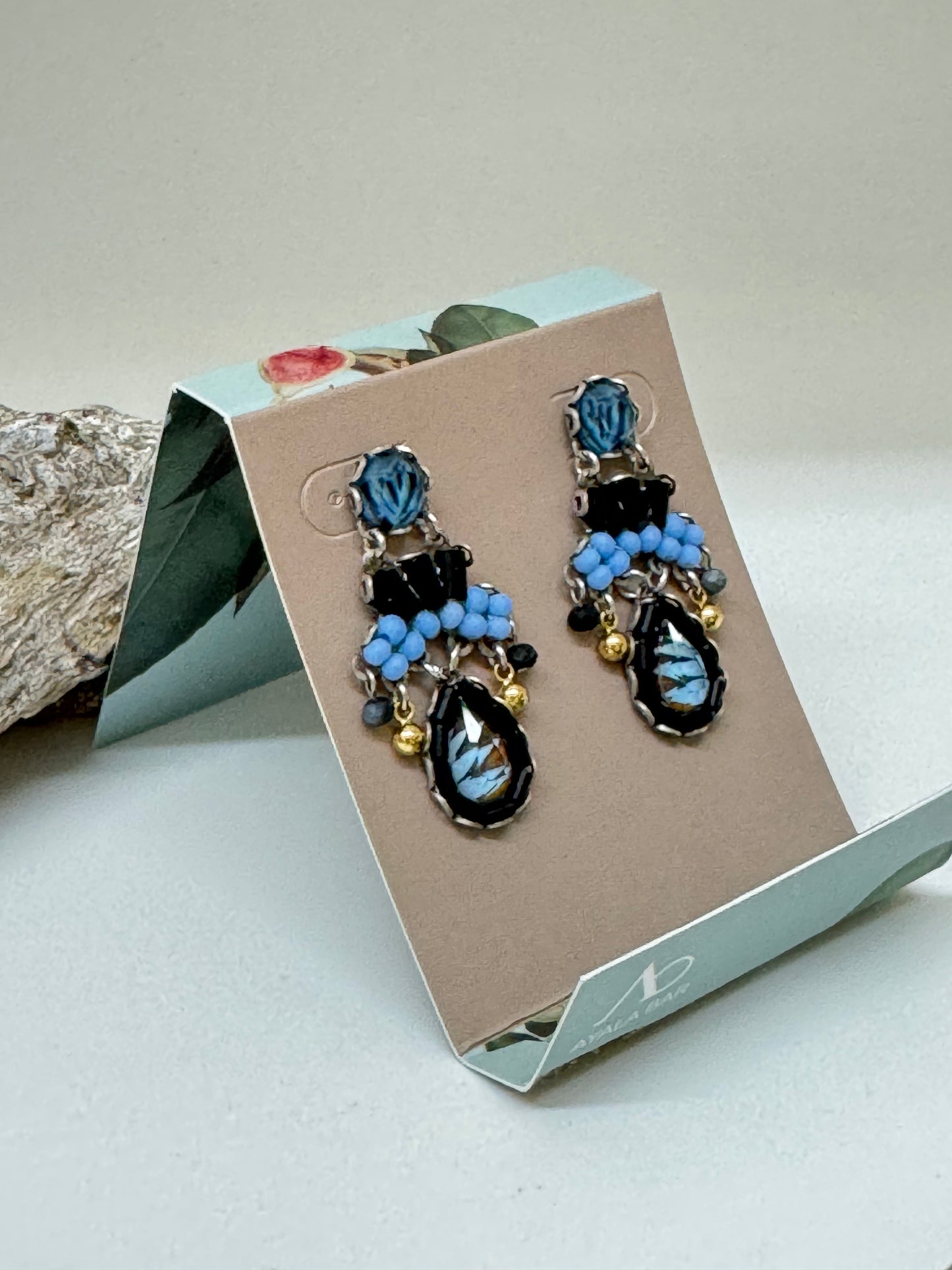 Boucles d'oreilles Maida fermoir français Ayala Bar Cristaux Métaux antiques Verre fabriquée au Moyen-Orient C2290