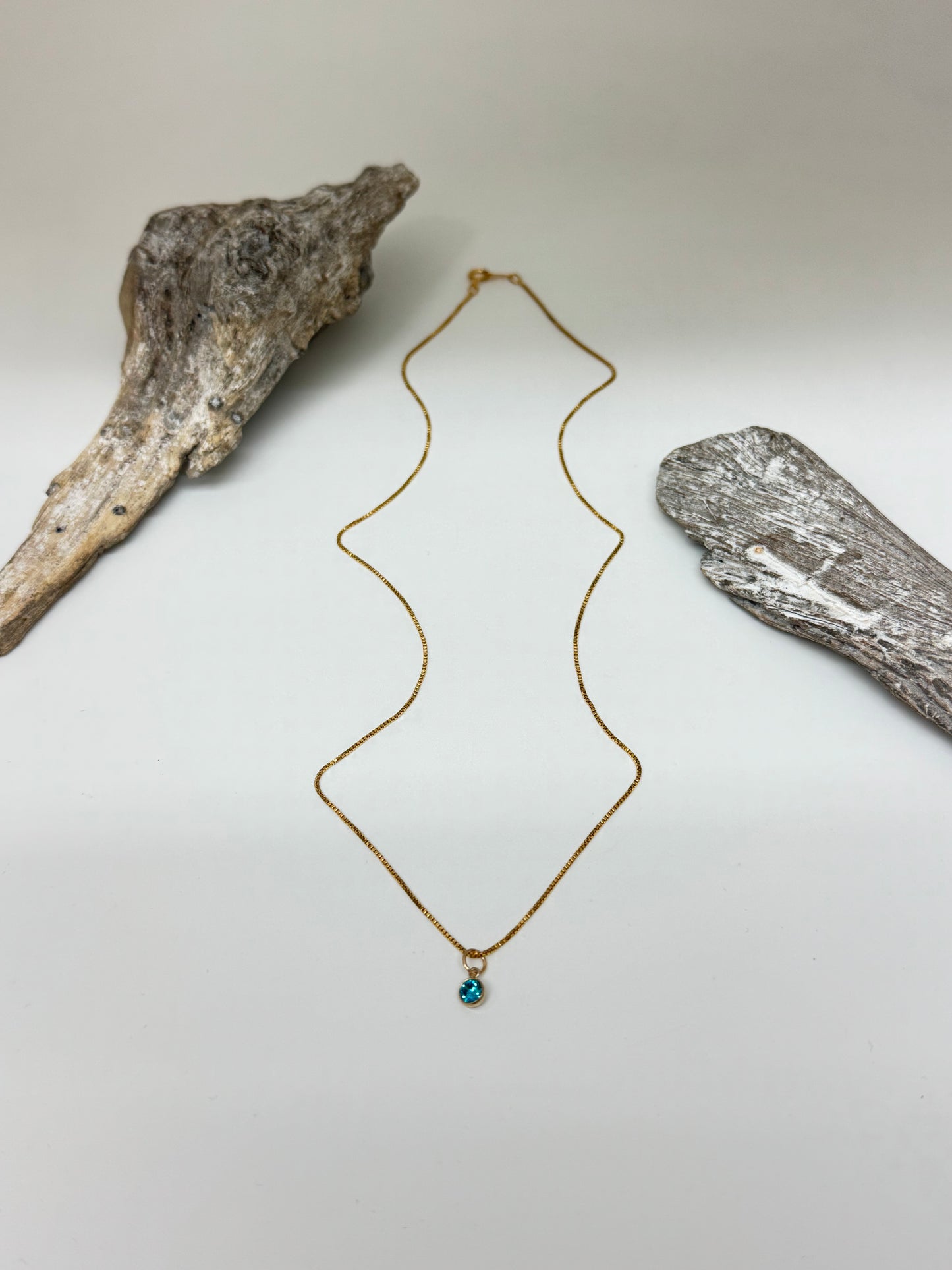 Collier mini zircon bleu, dessinée à Vancouver Lovers Tempo 2DF-SP23012-DEC