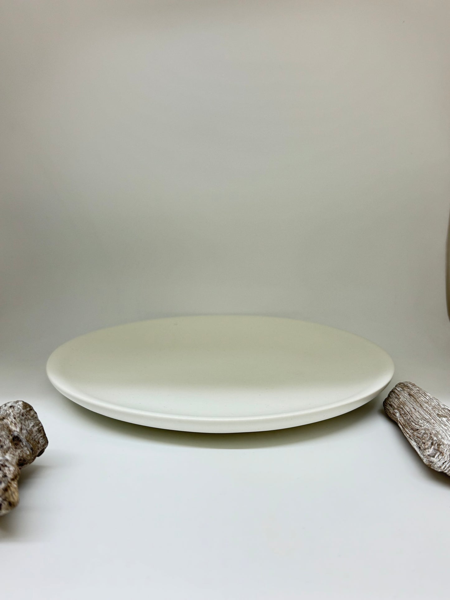 Assiette moyenne argile blanc locale A&J Métissage Kamouraska Assiette moyenne blanc