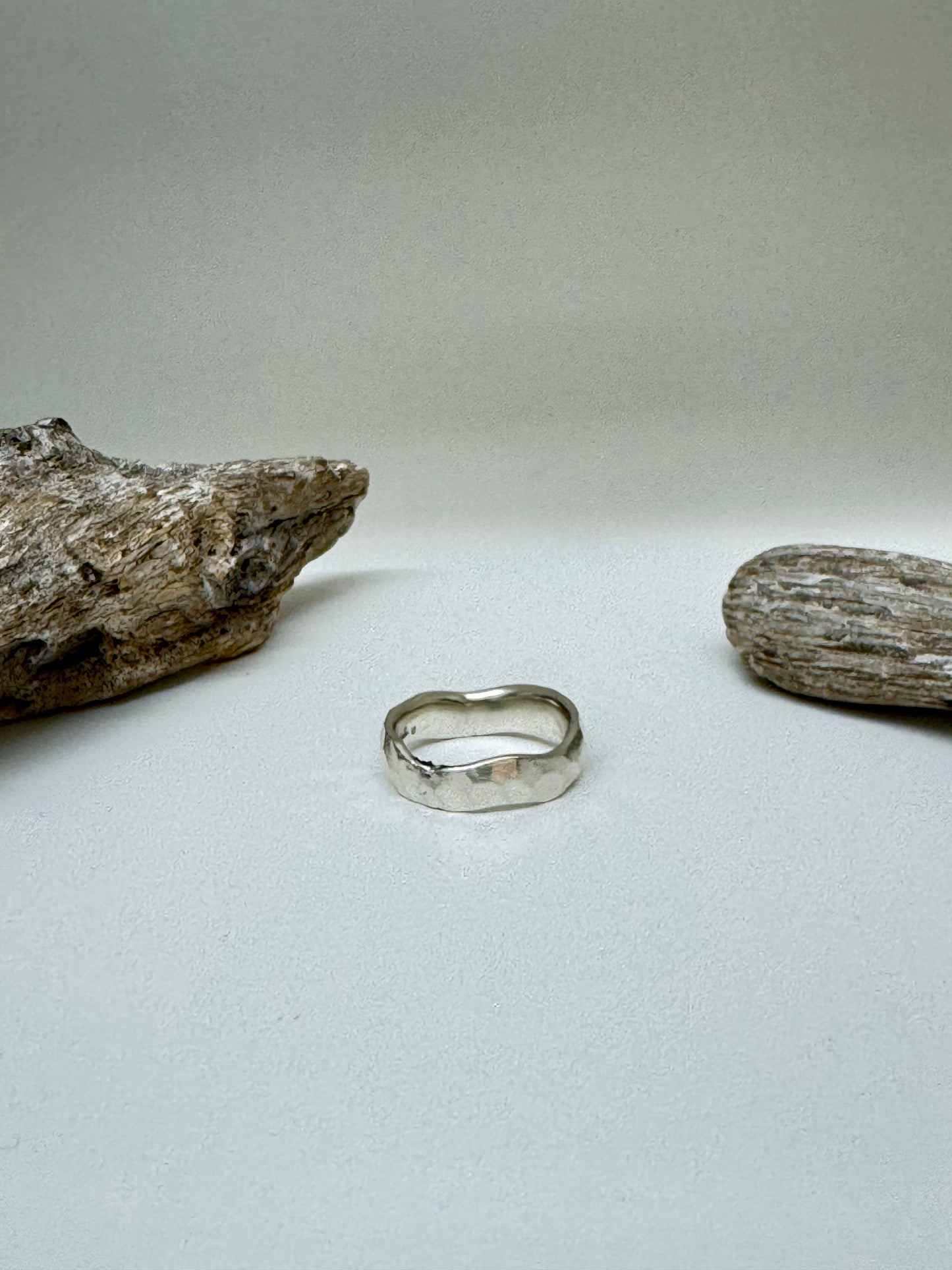 Forged Wedding band Argent 925 recyclé Fait en Outaouais Alliance W Jewellery