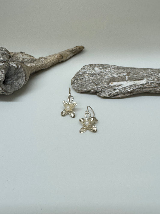 Boucles d'oreille Orchidée Hellébore Argent Amulette par Bénédite Séguin Boucles d'oreille Orchidée Hellébore