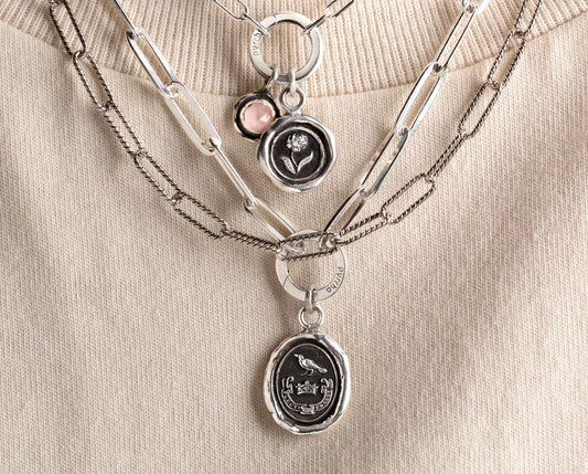 Talisman la Rose - Argent sterling Pyrrha Fait mains au Canada Talisman la Rose - Argent sterling
