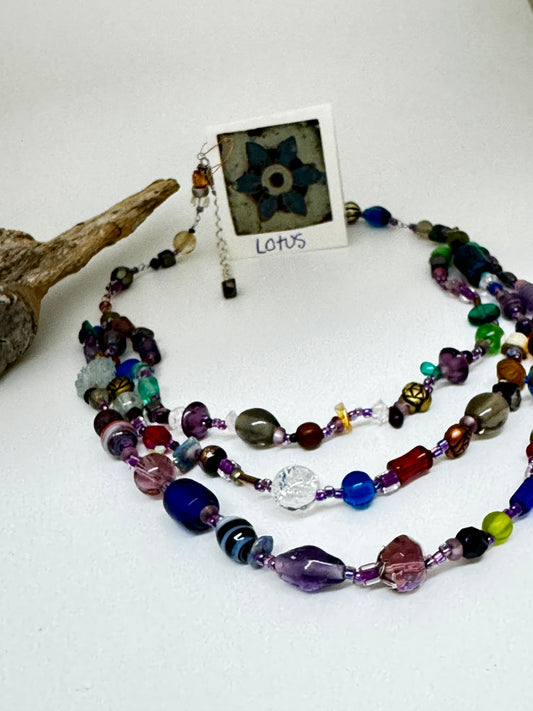 Collier Lotus pierres semi-précieuse Fait main à Montréal Anne-Marie Bouchard Collier Lotus