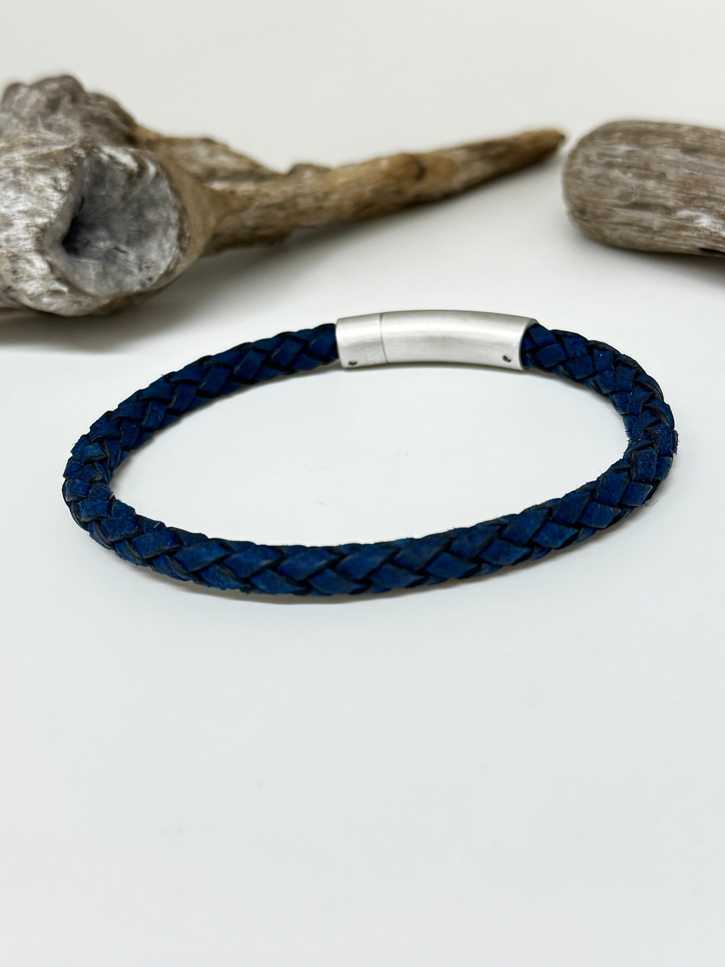 Bracelet Cuir tressé bleu AS-B427 dessiné à Montréal Arz Steel