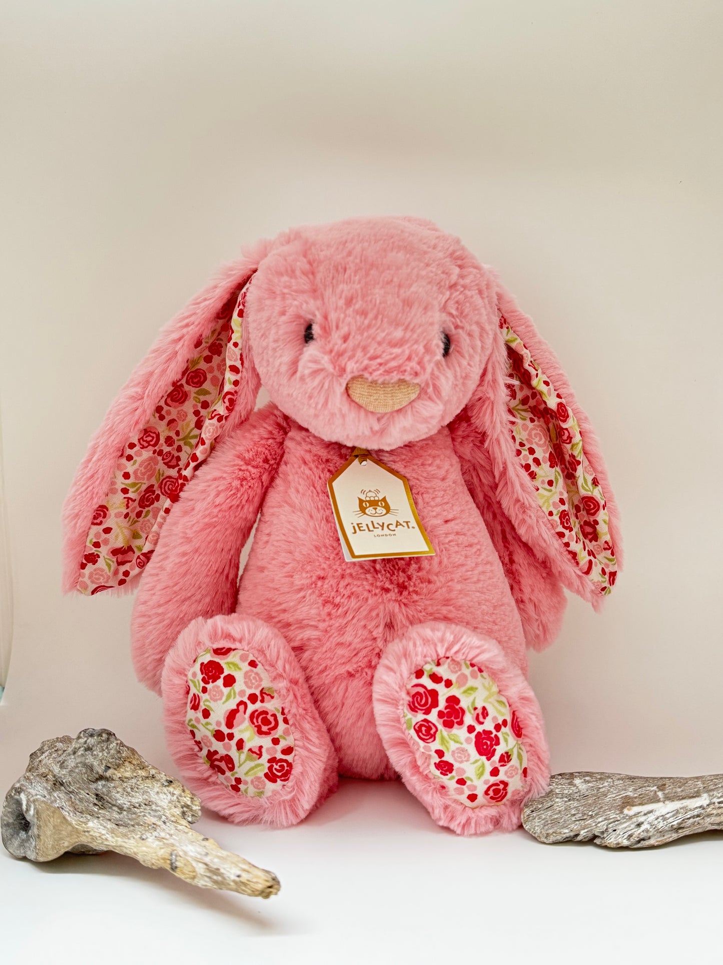 Blushkin Blossom luxe bunny peluche dessinée à Londres Lapin de luxe Blushkin Blossom BAS3ROSE