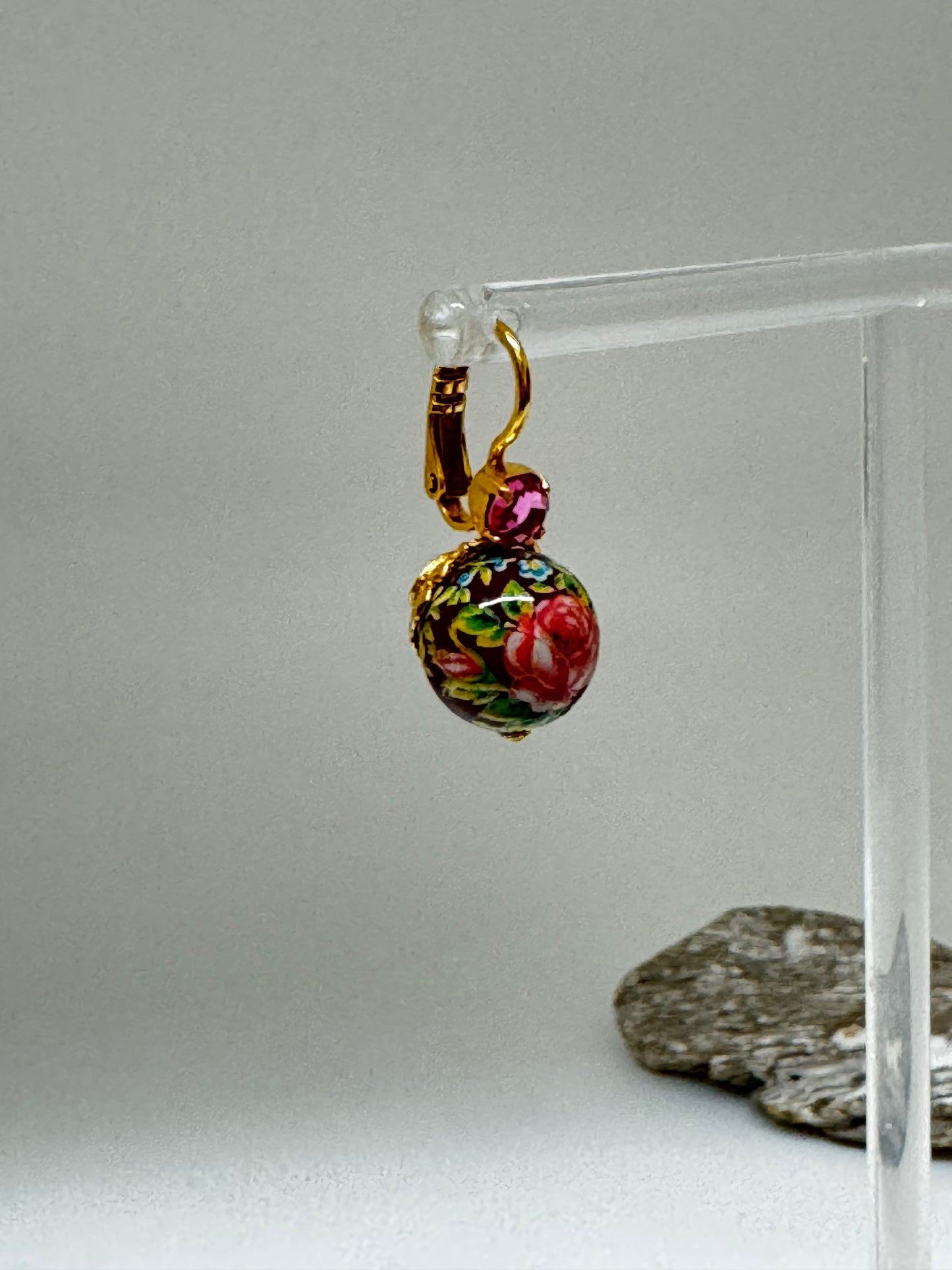 Boucles Decalco rouge-rose floral Fabriqué à la main à Marseille en France Gas bijoux Boucles Decalco rouge-rose floral