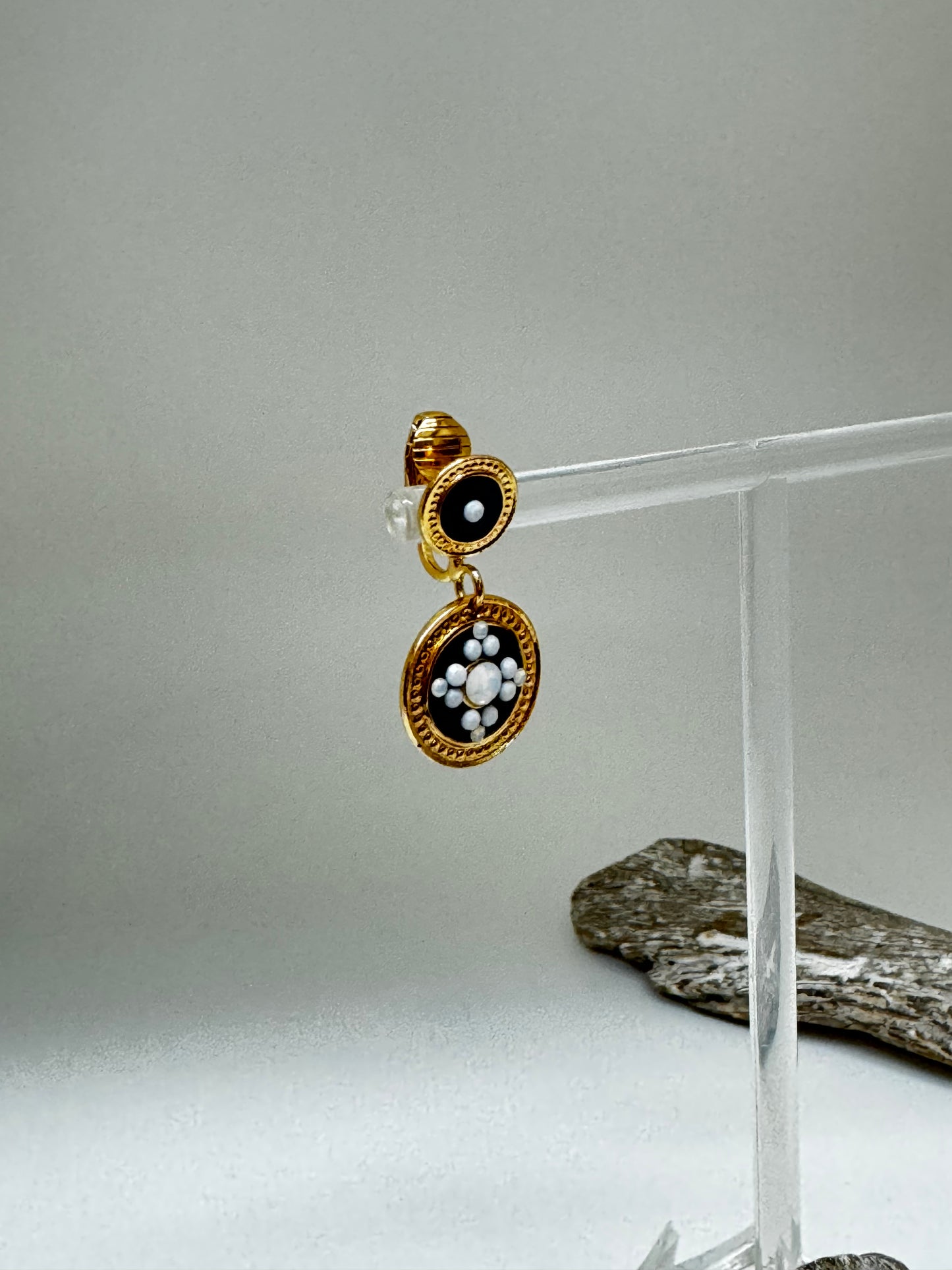 Boucles d'oreilles Asequin Noir-Blanc Bijoux Produite à Marseille Gas bijoux Asequin petite Noir-Blanc Asequin