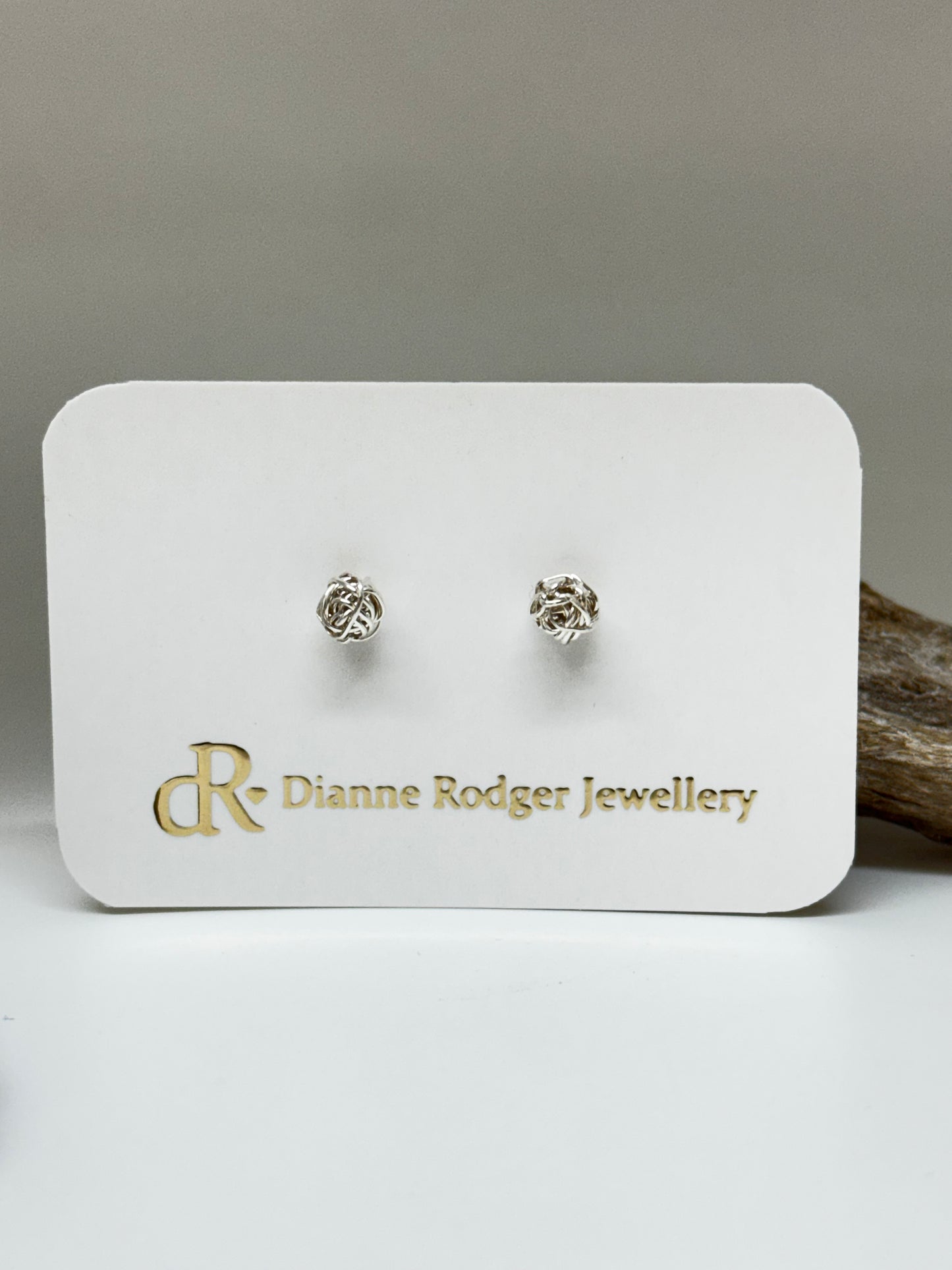 Boucles d'oreille Twist Stud earring, Fait en Outaouais Dianne Rodger Twist std-6 mm