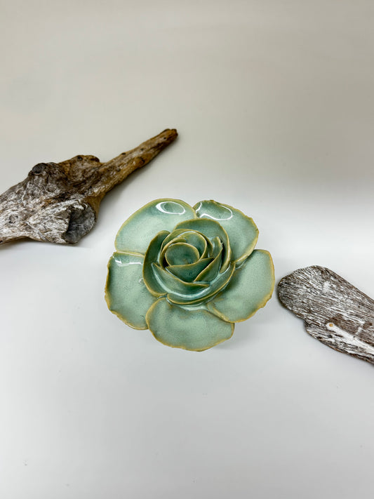 Renoncules Élégance Turquoise en porcelaine Fait mains par les Artisans de Chive , Renoncules Élégance Turquoise FR04