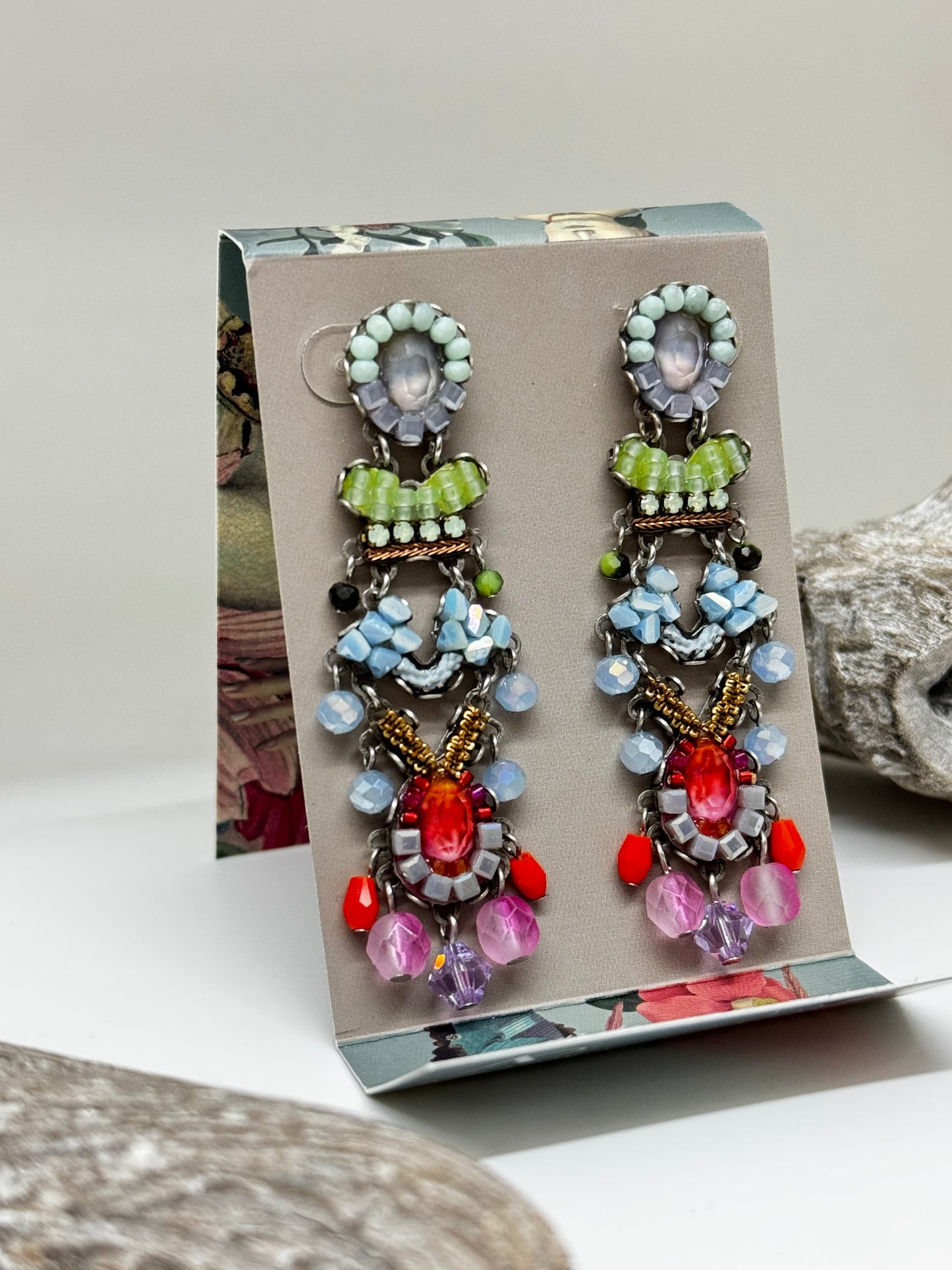 Boucles d'oreilles artisanales perlées, Floral AyalaBar fabriquée au Moyen-Orient Floral AyalaBar C2358