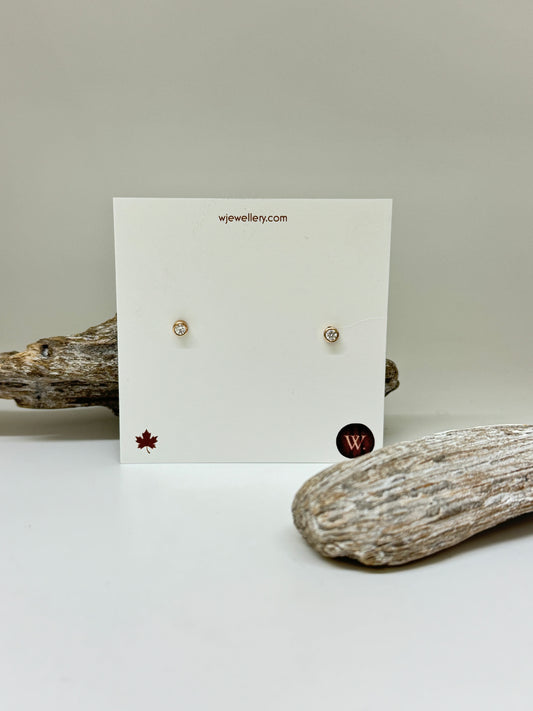 Boucles d'oreille Solitaire Or 14 carats recyclées Fait en Outaouais