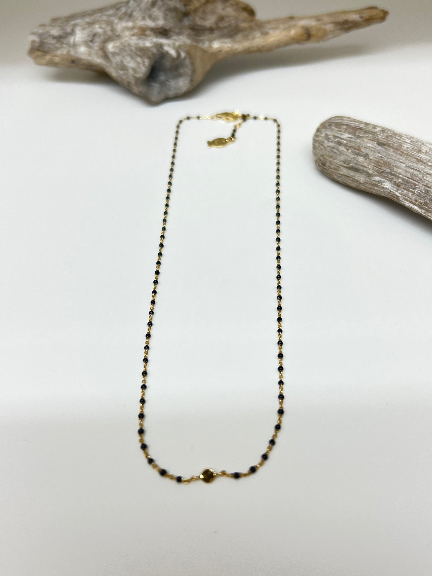 Collier Mimi noir Argent 925 plaqué or 18 kt Fabriqué à la main à Paris en France Clio Blue