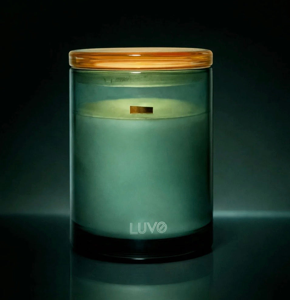 Bougie parfumée avec mèche en bois sapin baumier - épicéa LUVO