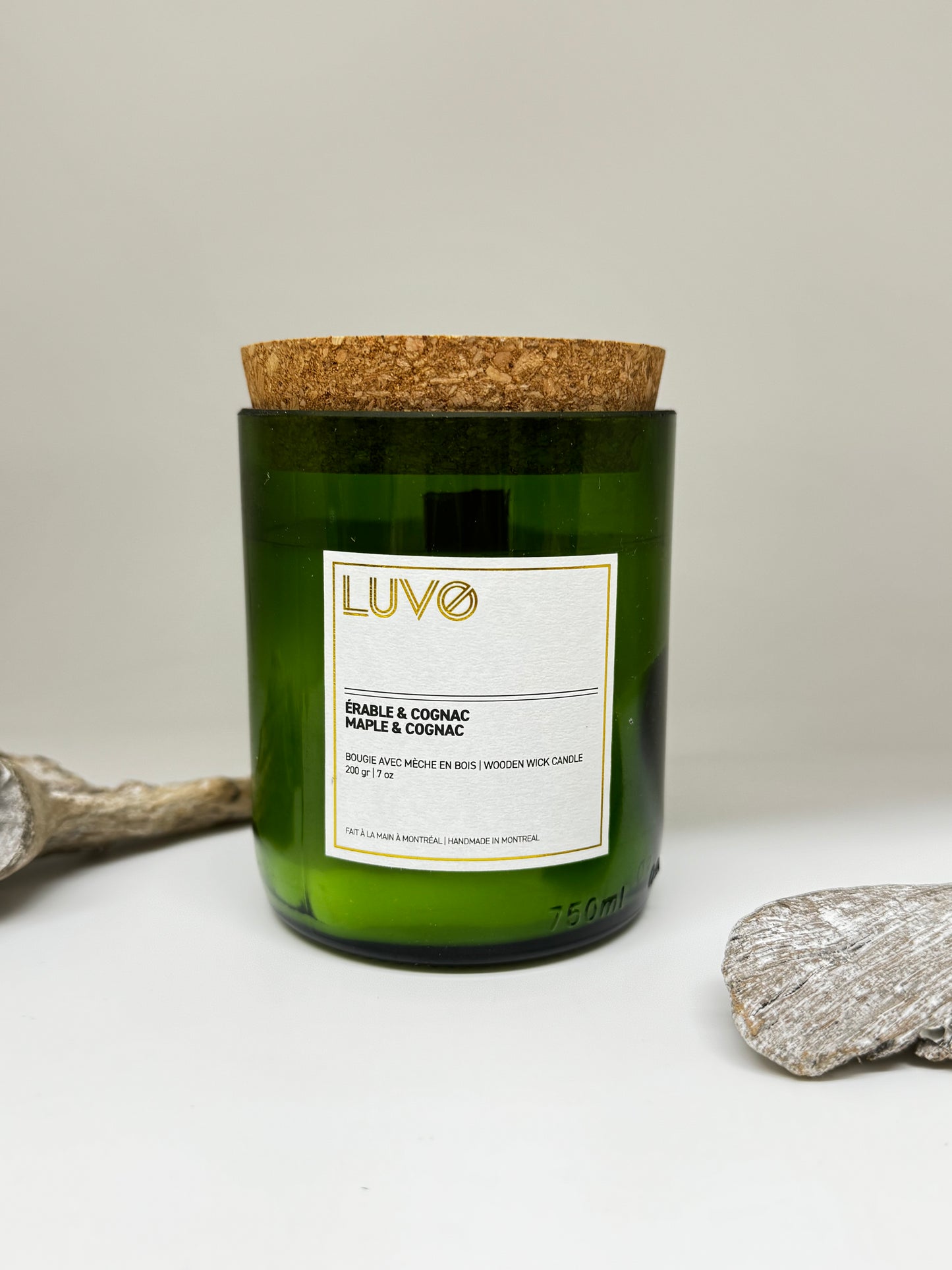 Bougie parfumée avec mèche en bois Érable et Cognac LUVO
