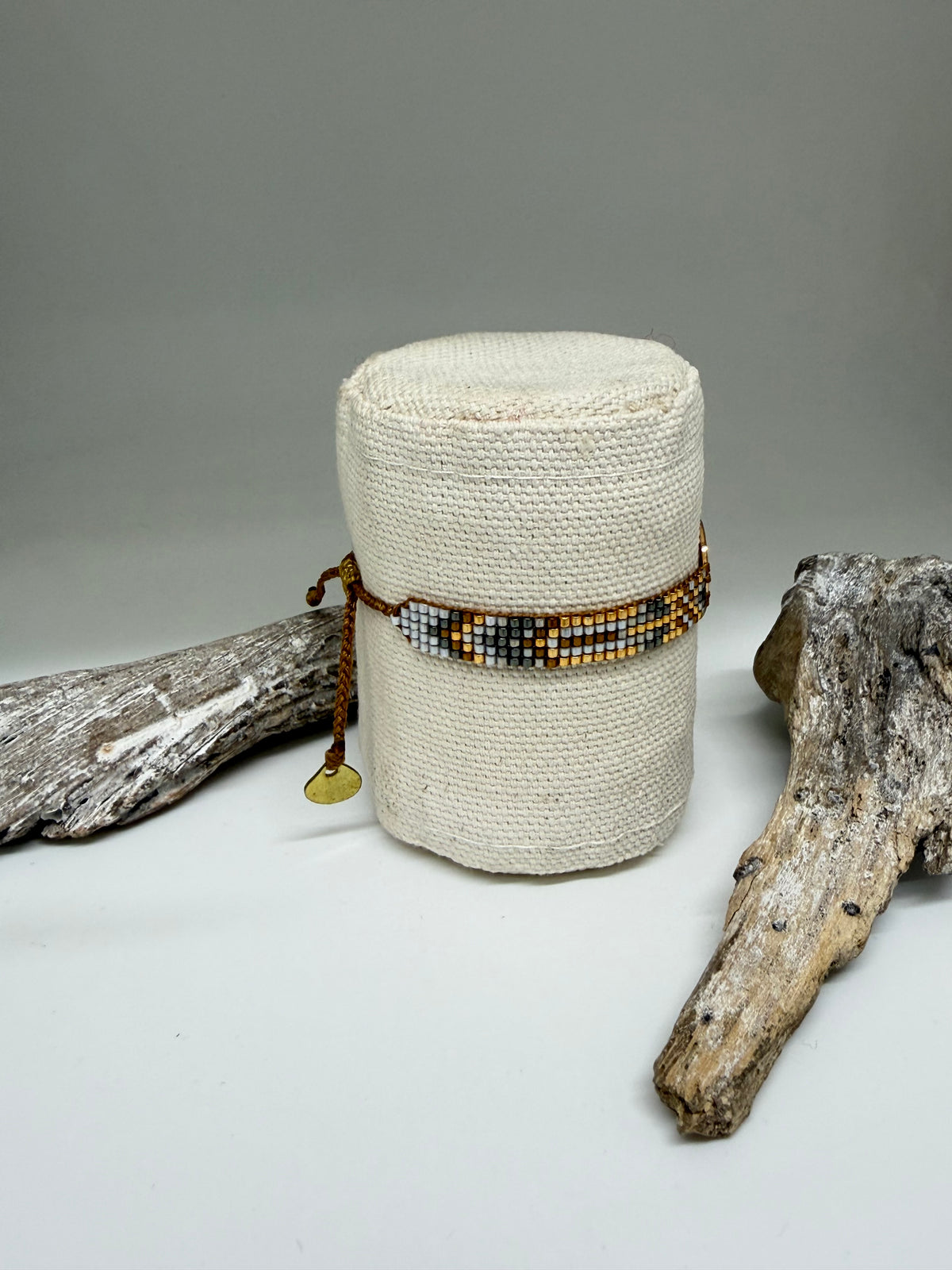 Mishky Bracelet Artisanal Mini Sol Perles Japonaise Miyuki Mishky Fait en Colombie Bracelet Artisanal 112-4940