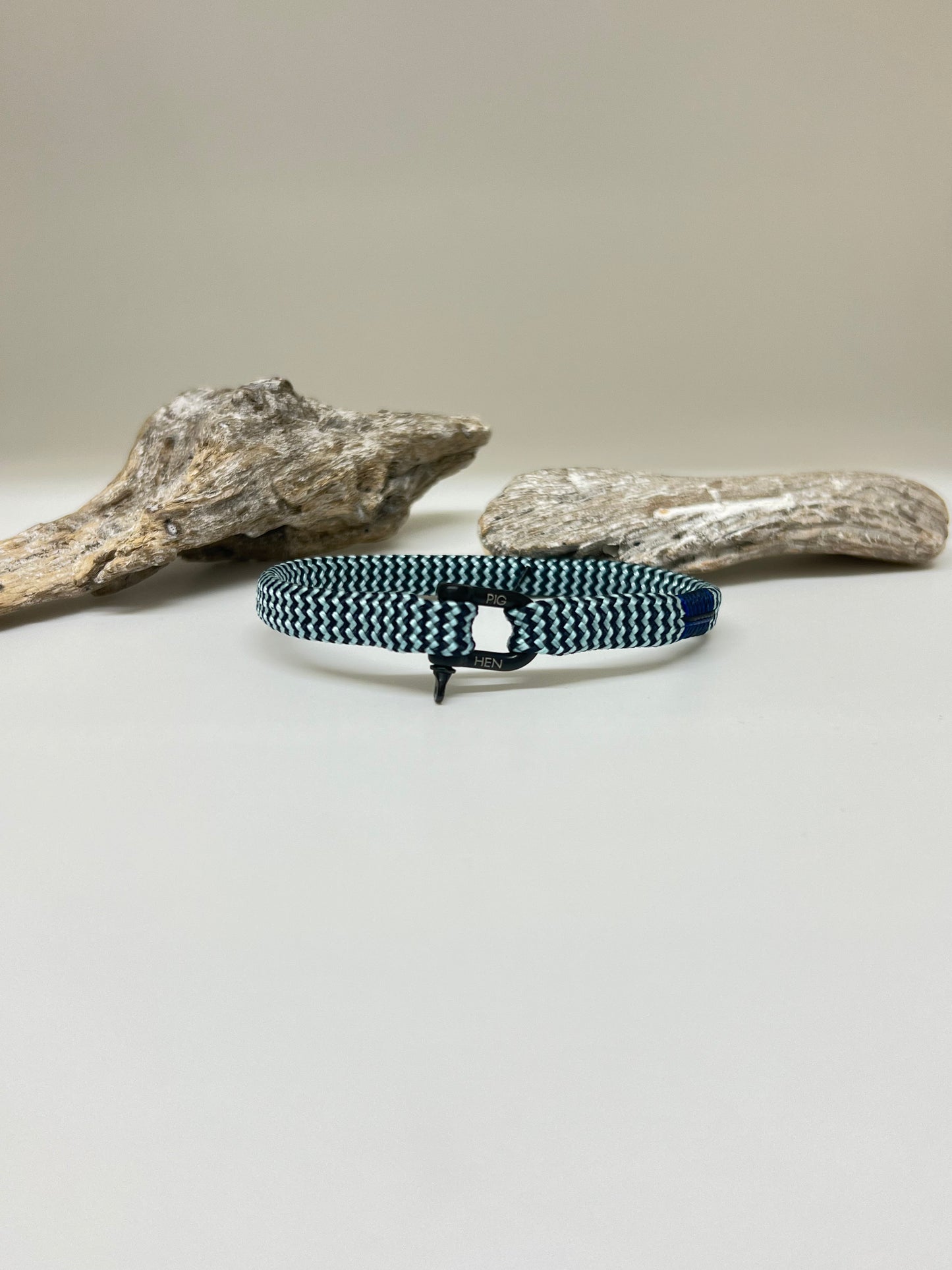 Bracelet Vicious Vik Sky Blue Navy - Black Fait à Amsterdam