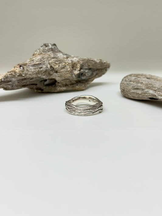 Bague Vagues Argent 925 recyclé Fait en Outaouais Alliance W Jewellery