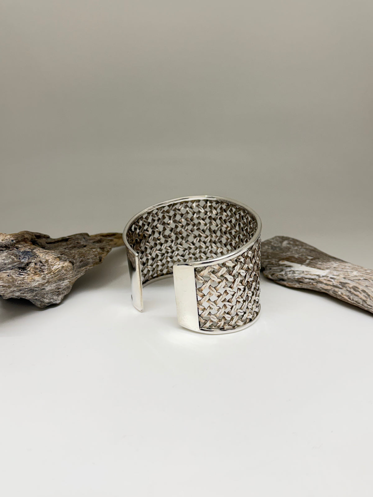 Bracelet Artisanal Cuff tressé Argent 925 et or Fait par des Artisans de l’Indonésie Bracelet Artisanal Cuff