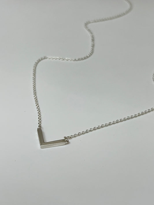 Collier Chevron Argent Fait main à Montréal Maksym Joaillerie COLCHEV