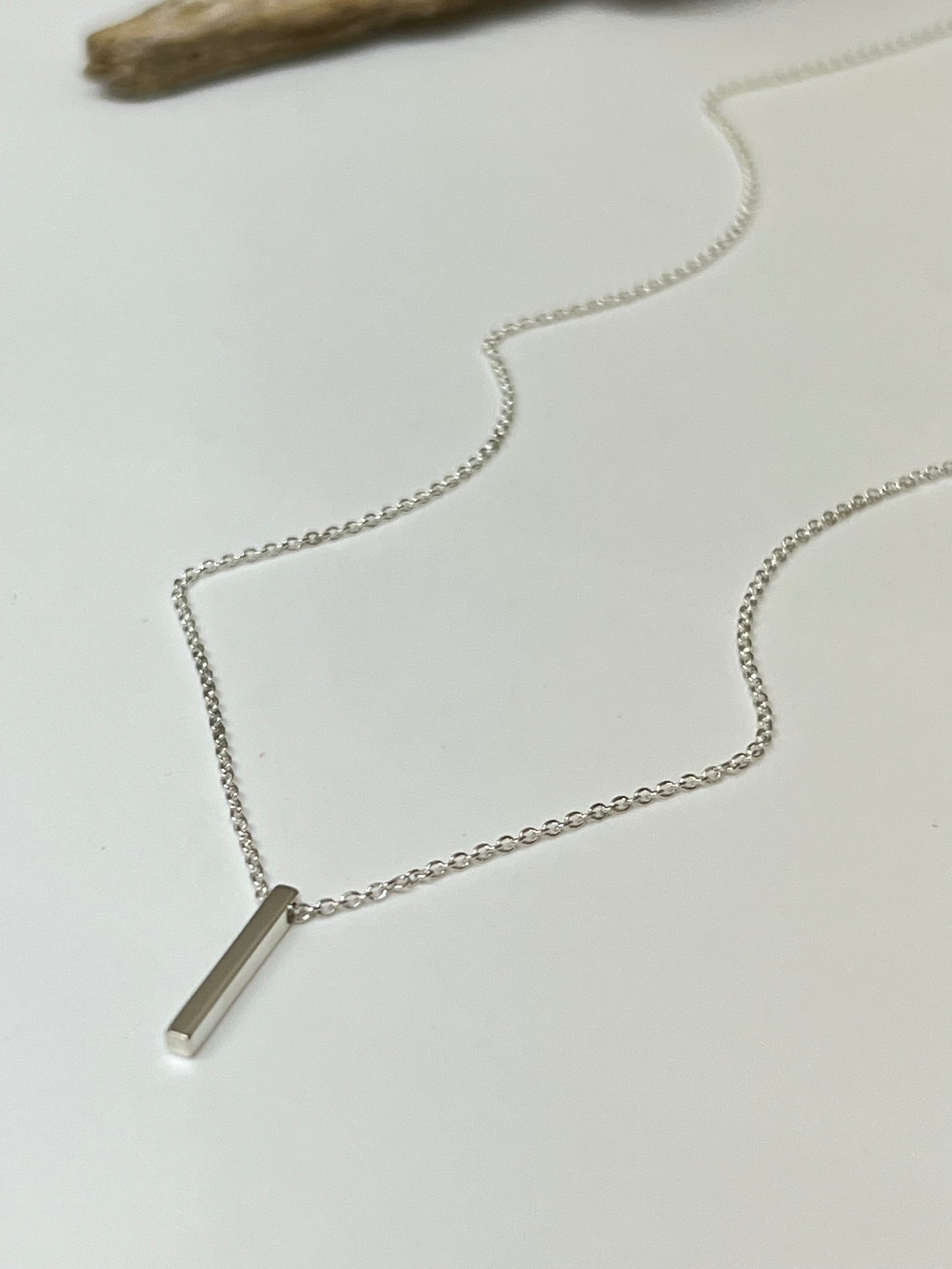 Collier Barre verticale // Argent argent Fait main à Montréal Maksym Joaillerie COLBAR