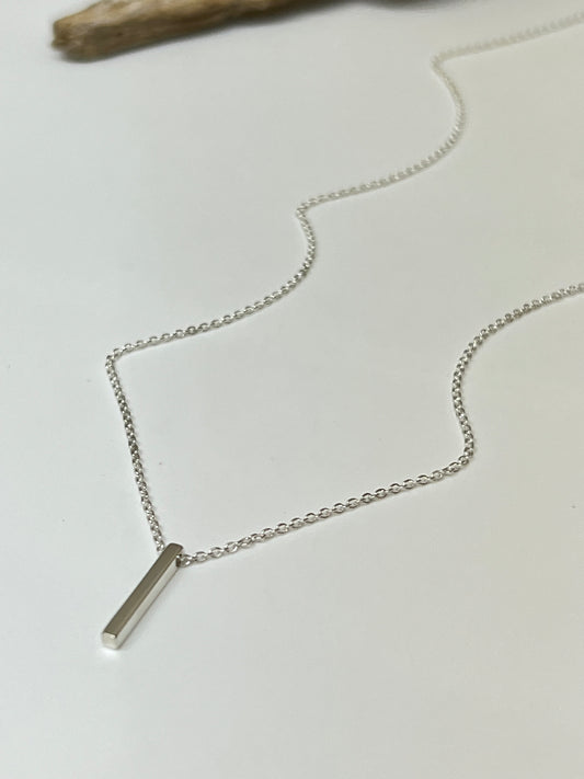 Collier Barre verticale // Argent argent Fait main à Montréal Maksym Joaillerie COLBAR