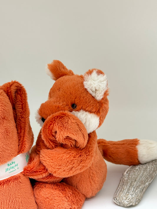 Doudou renardeau timide peluche dessinée à Londres