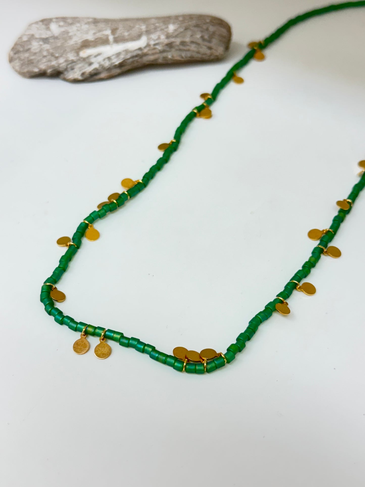 Collier réglable en perles Miyuki verte avec pièces plaquées or Mishky Fait à la main en Colombie Mishky 113-12931