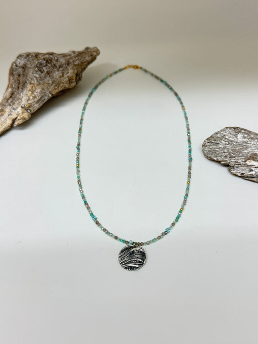 Collier Dream Glo light blue, fait main en Ontario N-56 Air & Earth Design N-56