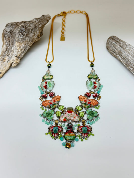 Collier Ayala Bar Big Glassy, parure Jardin de fleurs AyalaBar fabriquée au Moyen Orient R3570