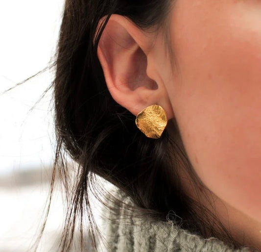 Stud-Mini-Olas Doré fait mains à Montréal Isabelle Kapsaskis Stud-Mini-Olas Doré