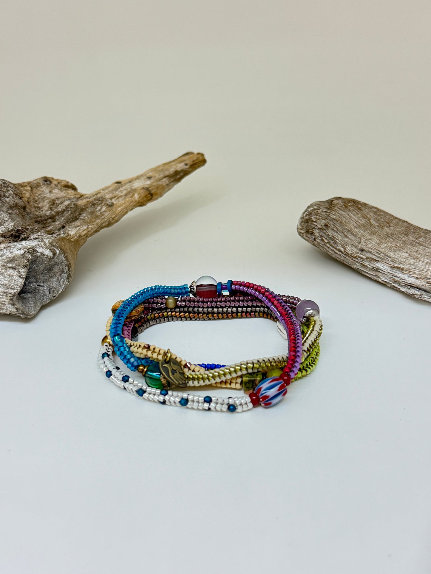 Collier Multi couleurs Perles de Myuki fait à Montréal Hélène Gagnon Multi couleurs Myuki