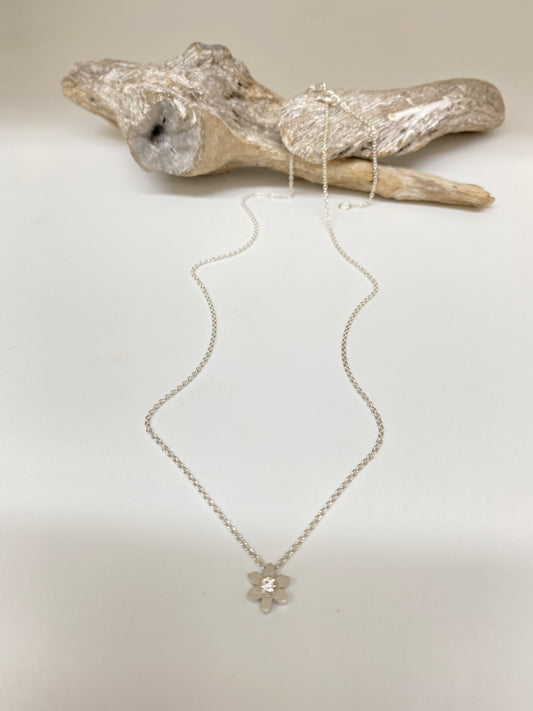 Collier Flower pendant fait au Canada Hilary Druxman 28N1.5