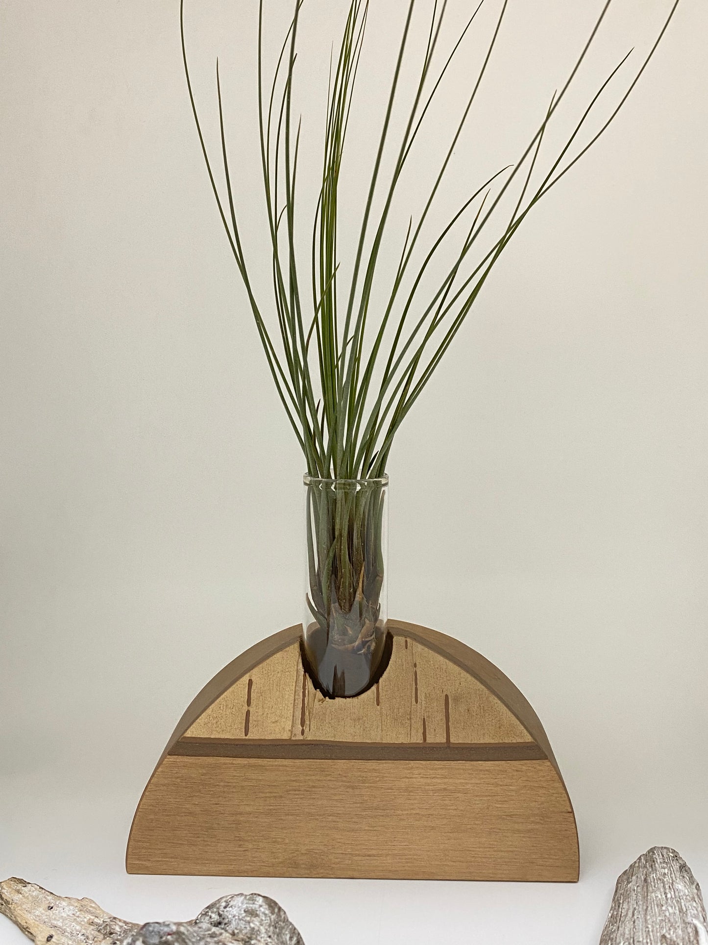 Vase en bois Fait main au Québec Noir & Bois