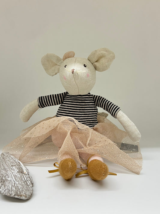 Suzie la balerine, peluche dessinée à Paris