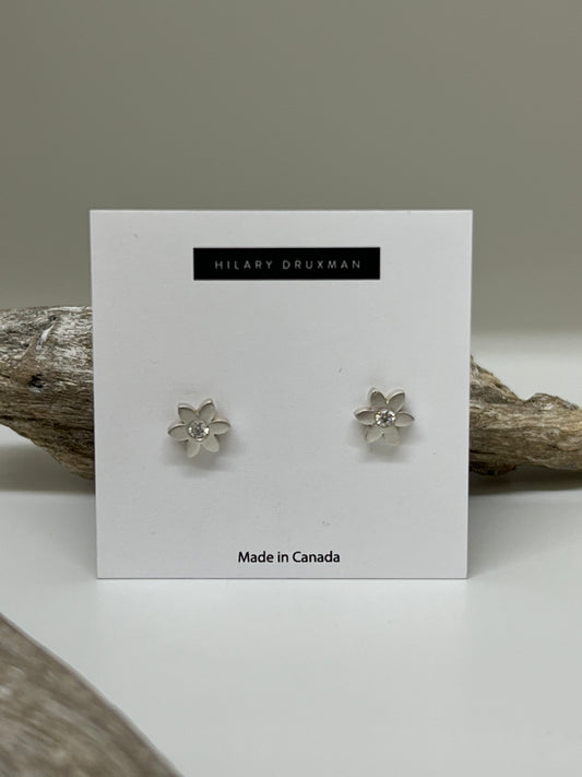 Boucles Fleur Argent avec Zircon Fait à Winnipeg par Hilary Druxman 28e2.3