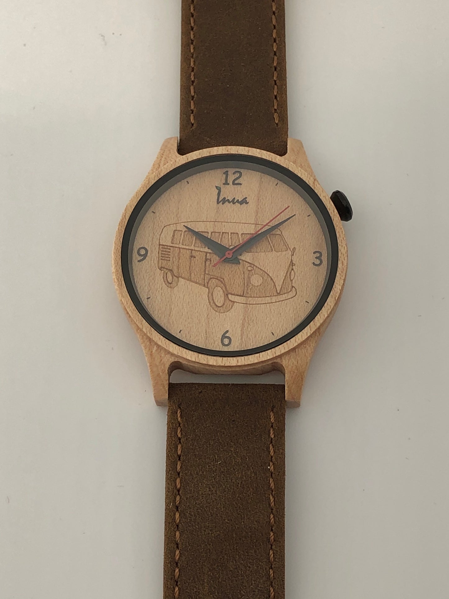 Montre Happy Ride en Bois Dessinée au Québec