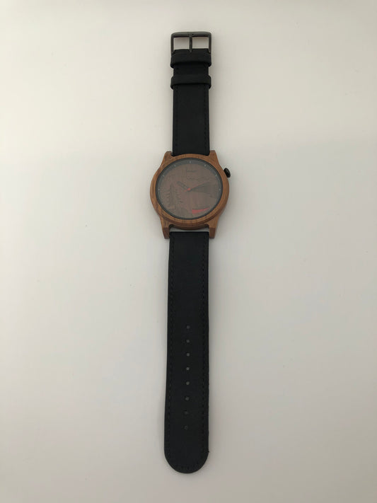 Montre Rocky Mountain en Bois Dessinée au Québec