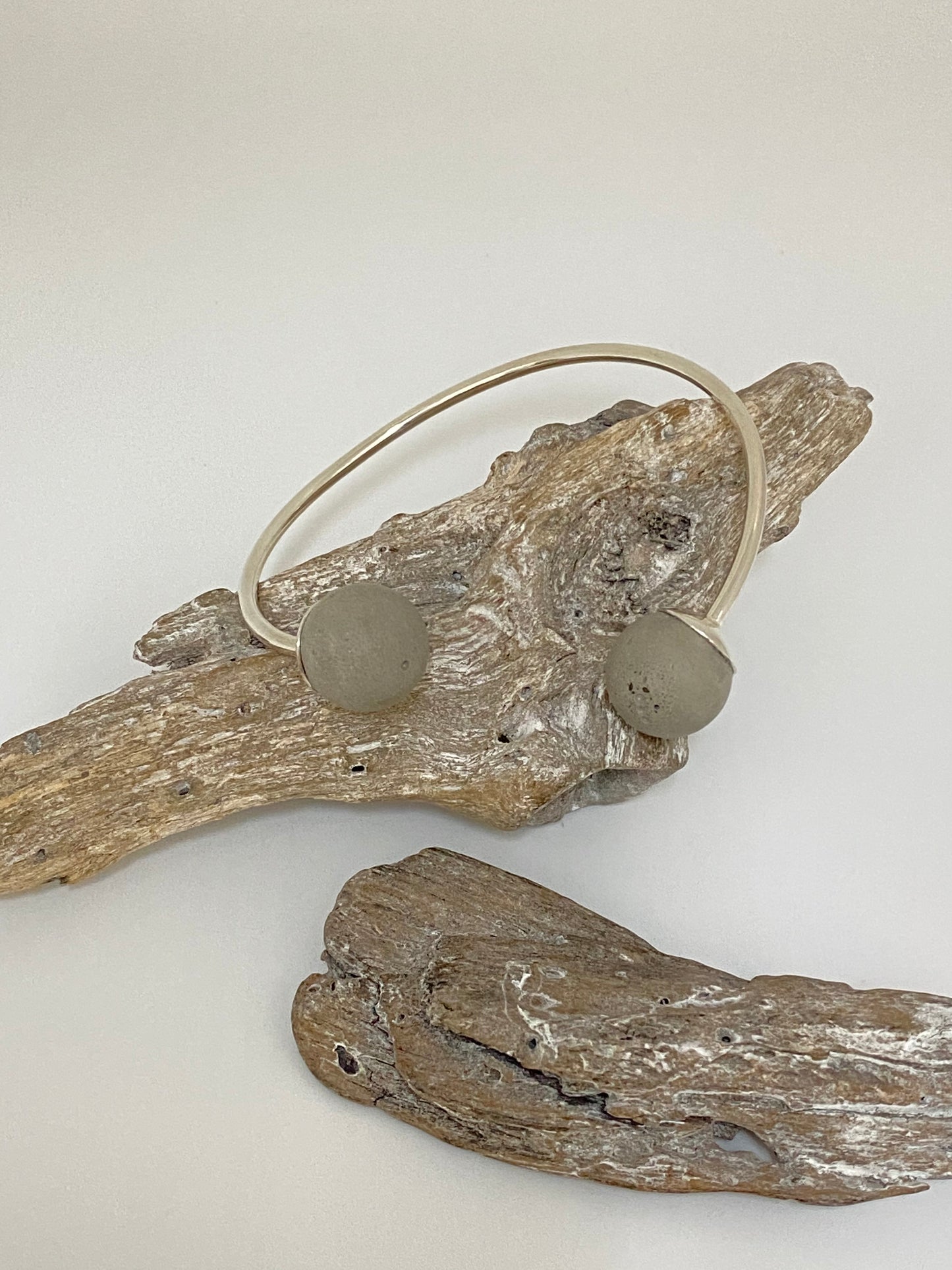 Bracelet petites sphères Argent 925-Béton Catrie Fait à Montréal