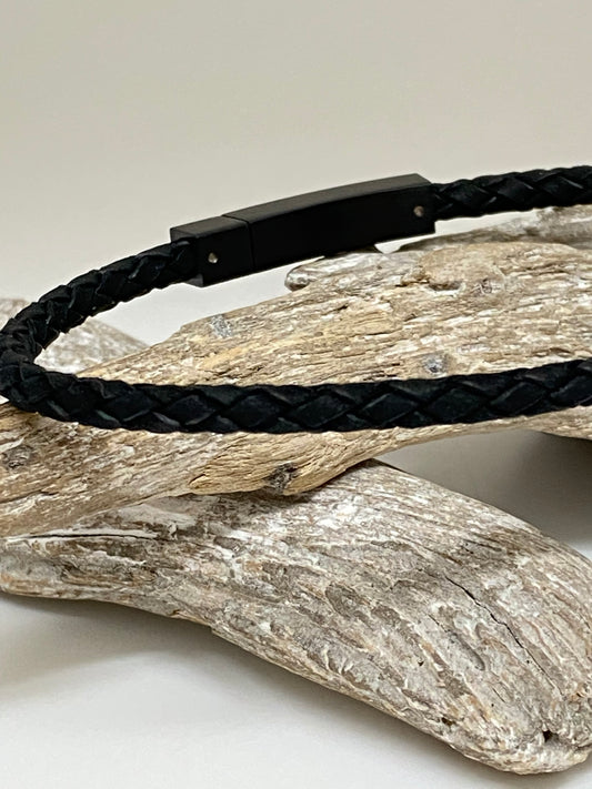 Bracelet Cuir dessiné à Montréal