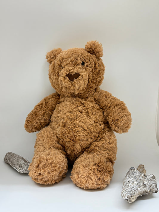 Bartholomew l'ourson, peluche dessinée à Londres Bartholomew l'ourson Jellycat BARM3BR