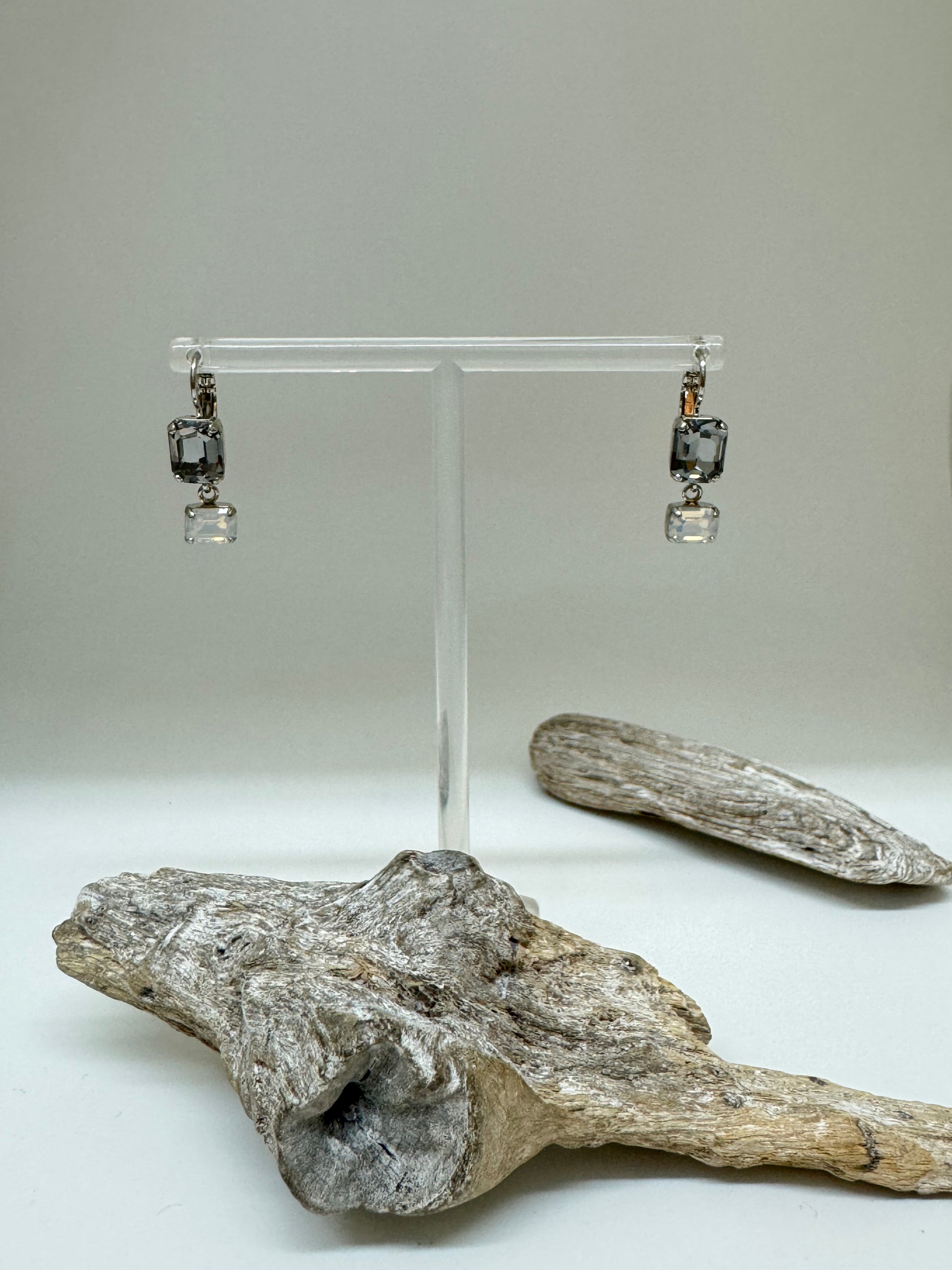 Boucles d'oreilles rectangulaire avec pendentif plaqué argent rhodiomé avec Cristal de Swarovski Mariana e-1221/3-1154