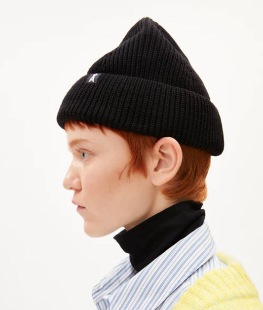 LAINE NILDAAO &nbsp;Bonnet en laine mérinos Armed Angel LAINE NILDAAO