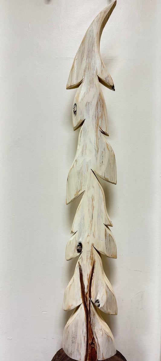 Sapin blanc grand sur pied fait de bois recyclé Fait main à Cap Santé Bertrand Massé Artiste st47
