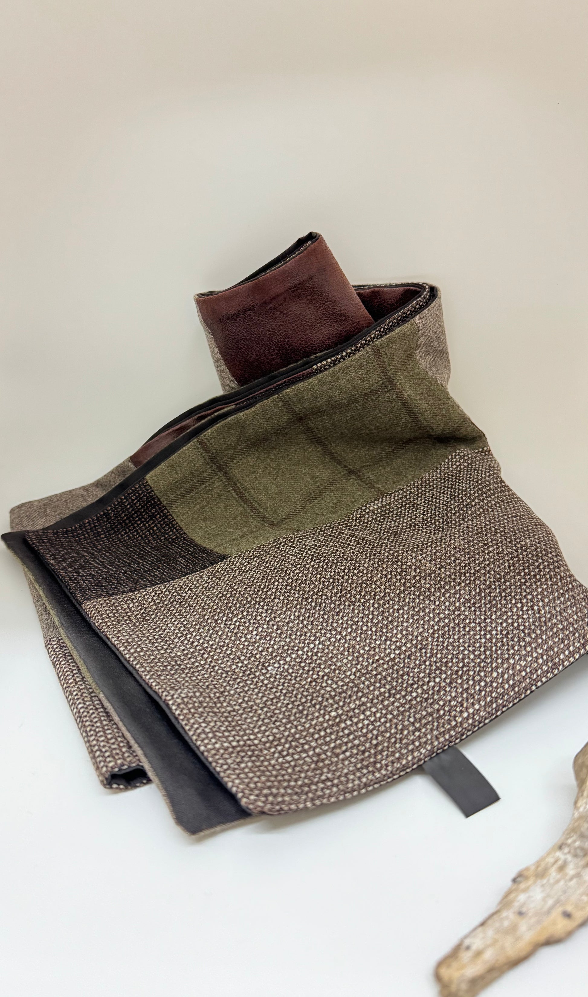 Foulard patchwork géométrique - Cognac et Kaki Swell Fellow Foulard patchwork